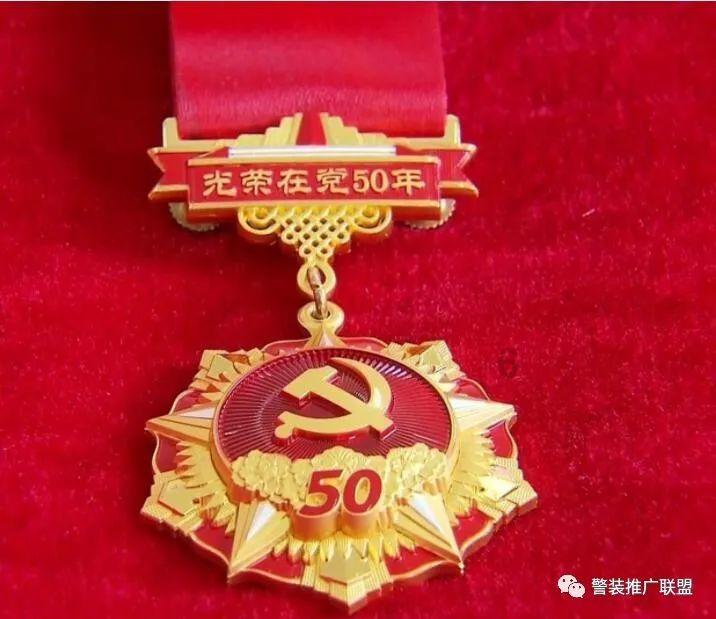 7屏互联让腾势D9的智能豪华异常耀眼