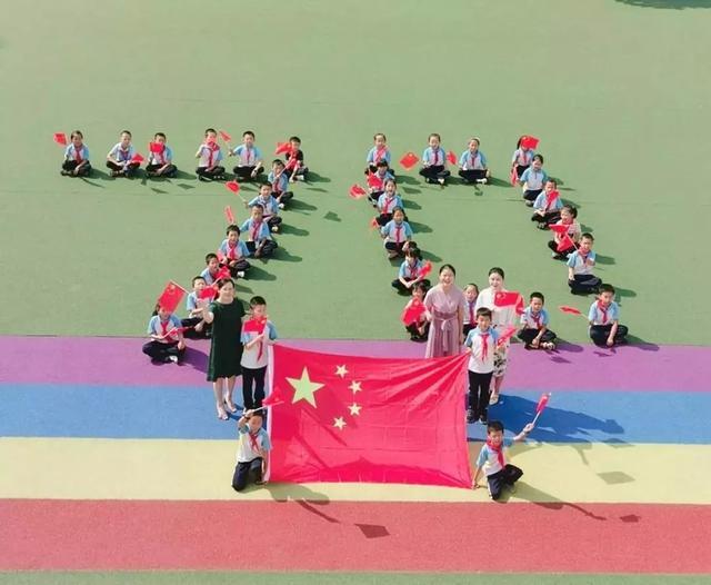 邓公亲自为深圳火车站题字 但为何不写“站”字 其中大有深意!