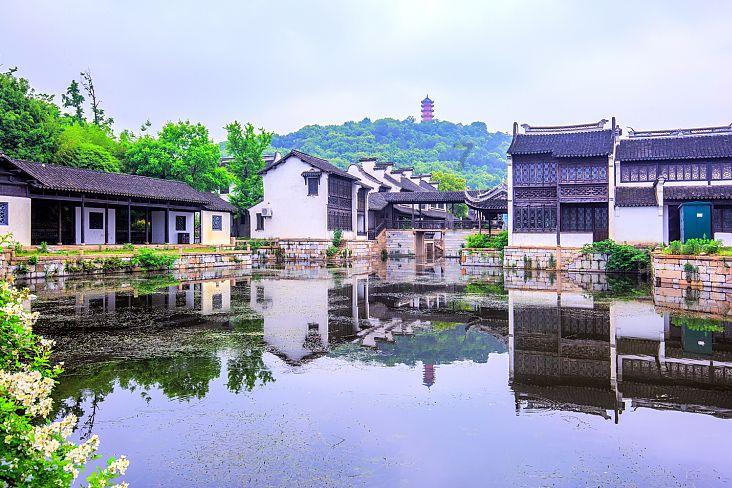 日喀则市谢通门县——爱心捐赠暖人心