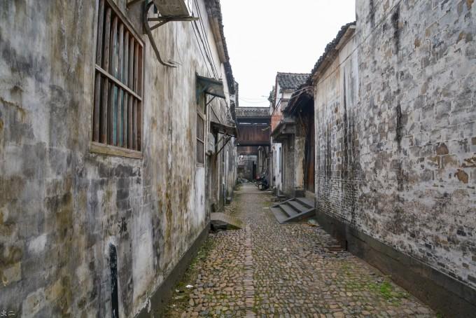 工业微波设备可以实现干燥、杀菌、解冻、熟化、加热、烘烤功能